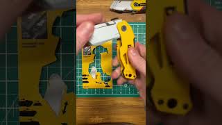 DeWalt Retractable Autoload Folding Utility Knife DWHT10035 UNBOXING electriciantools [upl. by Eetsim]