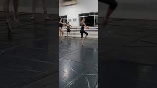 Ensaios com Maître Sahyli Presmanes ballet dancer jazzdance 5 [upl. by Nylirem]