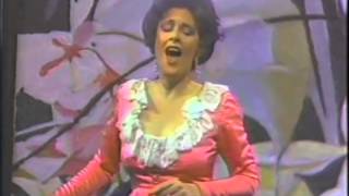 Judith Lynn Soprano sings quotSevillanaquot by Jules Massenet [upl. by Farrah]