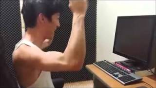 The Greatest Angry Gamers Smashes His own Computer Screen with keyboard [upl. by Nyved]