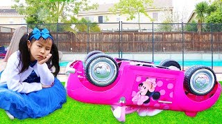 Emma amp Jannie Pretend Play w Minnie Mouse Ride On Car Toy [upl. by Goldsmith337]