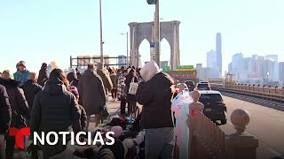 Vendedores ambulantes de Nueva York angustiados por desalojo de los puentes  Noticias Telemundo [upl. by Alegnave]