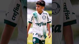 Pedrinho filho de Dudu rabiscando nas categorias de base do Palmeiras com a camisa 7 às costas [upl. by Ayotnahs]