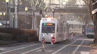 波特蘭路面電車 Portland MAX Light Rail Type 4 Car Model S70 [upl. by Ralfston]