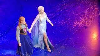 FROZEN MUSICAL  THEATRE ROYAL DRURY LANE LONDON NEW YEARS EVE 2023 CURTAIN CALL [upl. by Marabelle822]