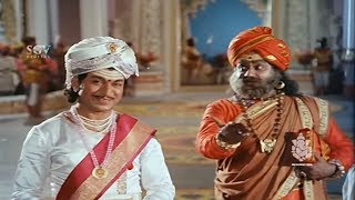 Dr Rajkumar Superhit Scenes  Rajkumar Solved Thoogudeep Srinivas Question  Kannada Best Videos [upl. by Haropizt]