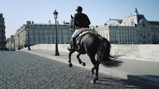 HermÃ¨s Un cheval dans la ville [upl. by Donall778]