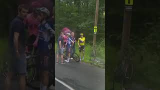 Evenepoel gaat tegen de grond in na massale val in Dauphiné evenepoel remco crash [upl. by Infield]