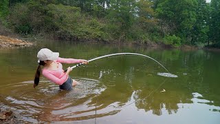 Best Fishing Video  Beautiful Girl Hunting Giant Carp [upl. by Faunie]