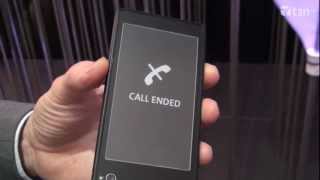 YotaPhone AndroidSmartphone mit extra EInkDisplay im HandsOn MWC 2013 [upl. by Milde]