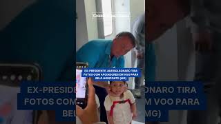 JAIR BOLSONARO TIRA FOTOS COM APOIADORES EM VOO PARA BELO HORIZONTE MG [upl. by Savill]