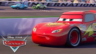 Os Momentos Brilhantes de Relâmpago McQueen  Pixar Carros [upl. by Parent]